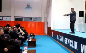 Alişan Kapaklıkaya Hakkari'de Aile Sohbetleri Düzenledi