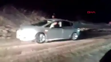 Başkale'de Kar Yağışı Felç Etti: TIR'lar Yolda Kaldı