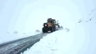 Hakkari'de 51 Köy Yolu Açıldı!
