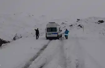 Doğu Anadolu'da Kar Yağışı Ulaşımı Engelledi