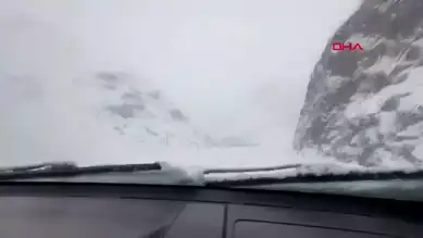 Hakkari'de Kar Yağışı Mahsur Bırakan Hastayı Kurtardı