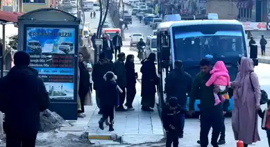 İran'da 3.6 Büyüklüğünde Deprem: Şemdinli'de Hissedildi