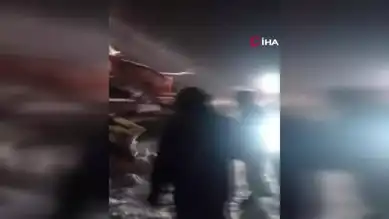 Doğu Anadolu'da Yoğun Kar Yağışı: Araçlar Tıkandı