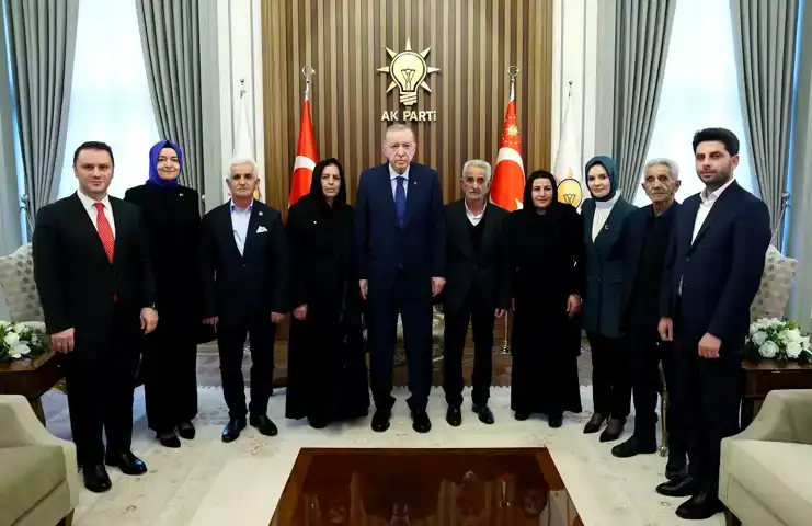 Erdoğan, Yüksekova'daki Katliamın Kurbanları ile Buluştu