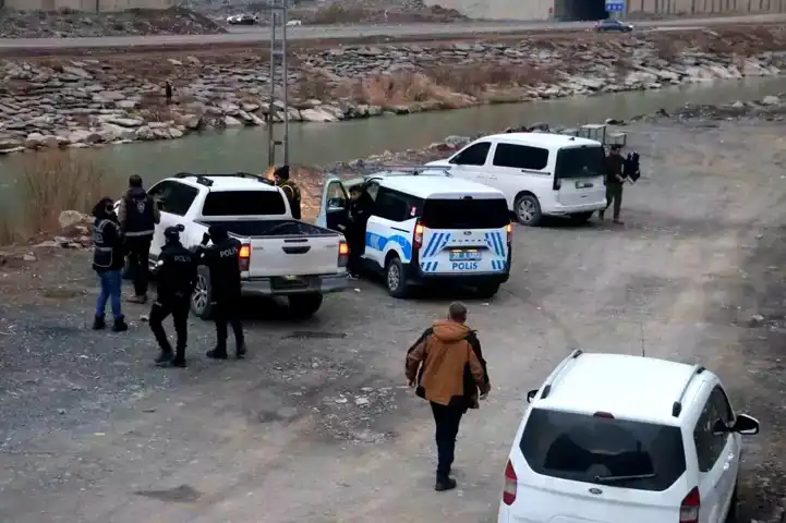 Hakkari'de Geniş Kapsamlı Polis Uygulaması