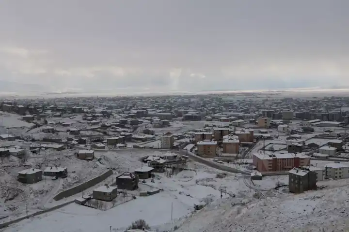 Doğu Anadolu'da Yoğun Kar Yağışı: 10 Yerleşim Yeri Yalıtıldı