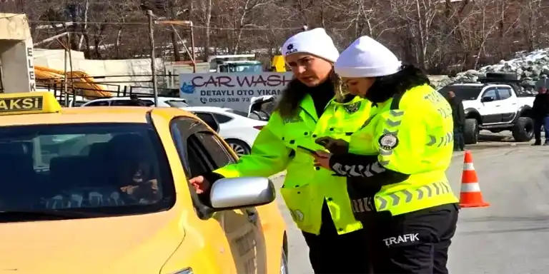 Hakkari'de Taksilere Denetim: Yolcu Güvenliği Odağı