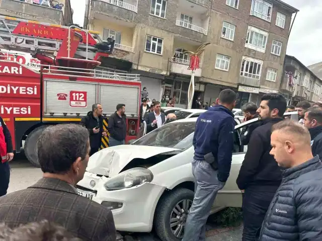 Hakkari'de Tek Araç Kazası: Yaralanma Yok