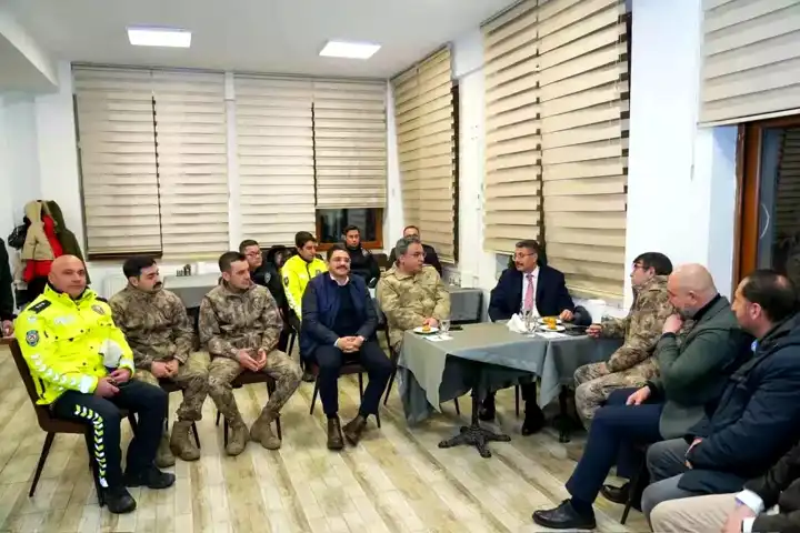 Vali Çelik'ten Yılbaşı Gecesi Ziyareti