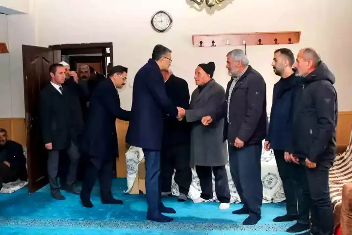 Vali Çelik'ten Özek Ailesine Taziye Ziyareti