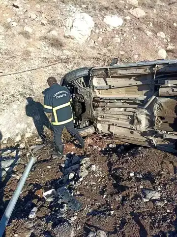 Yüksekova'da Trafik Kazası: 2 Yaralı